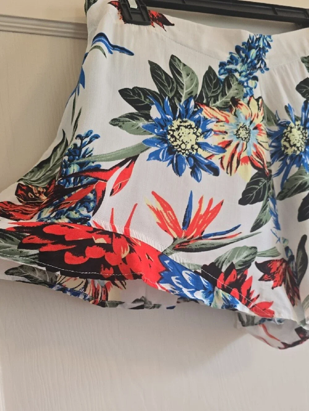 Umgee Boutique Floral Summer Flutter Hem Shorts Sz L